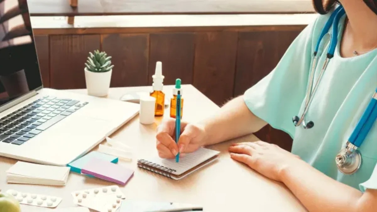 Prozac (Fluoxetine): Uses and Side Effects Explained